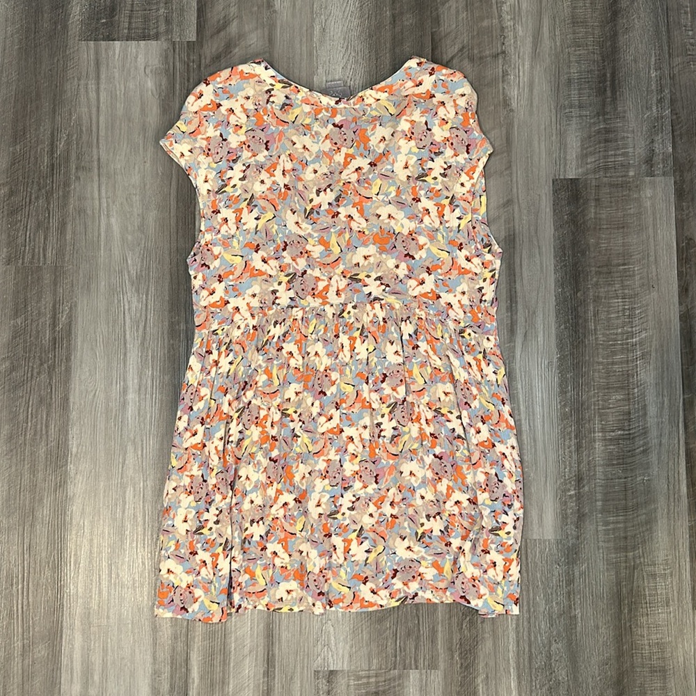 Vanessa Virginia Anthropologie V-Cut Sleeveless Button Down Tunic - Medium - Picture 2 of 5